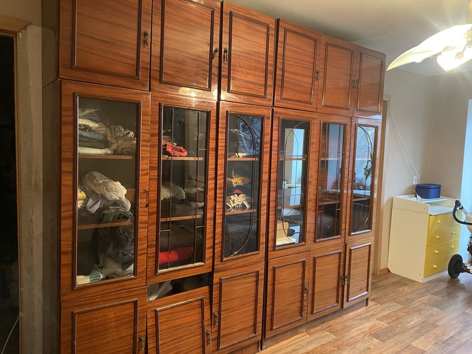 Стенка для зала из дерева