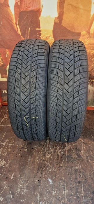 2 Anvelope Vredestein 215 65 R17 M+S