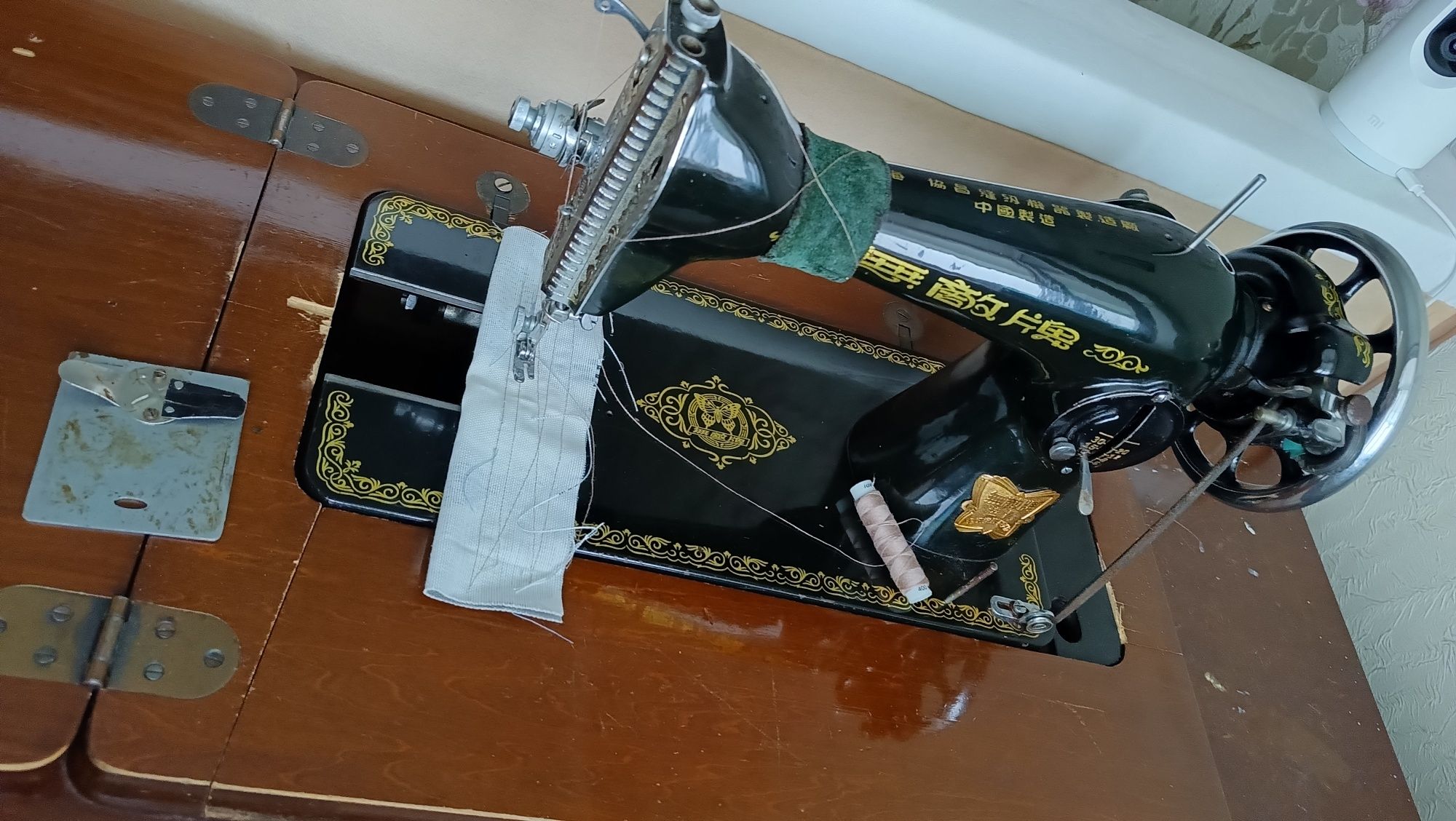 Продам швейную машинку