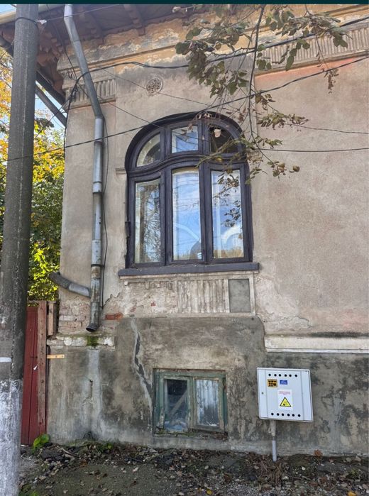 Vând casă strada. Elena Doamna nr11
