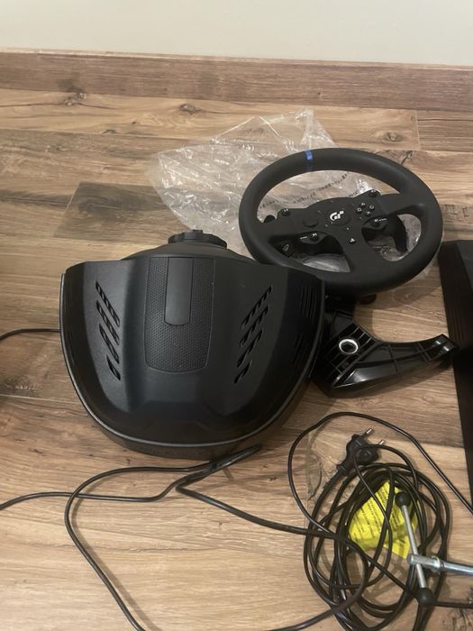 ThrustMaster T300RS/PS3,PS4 - конзола с волан и педали