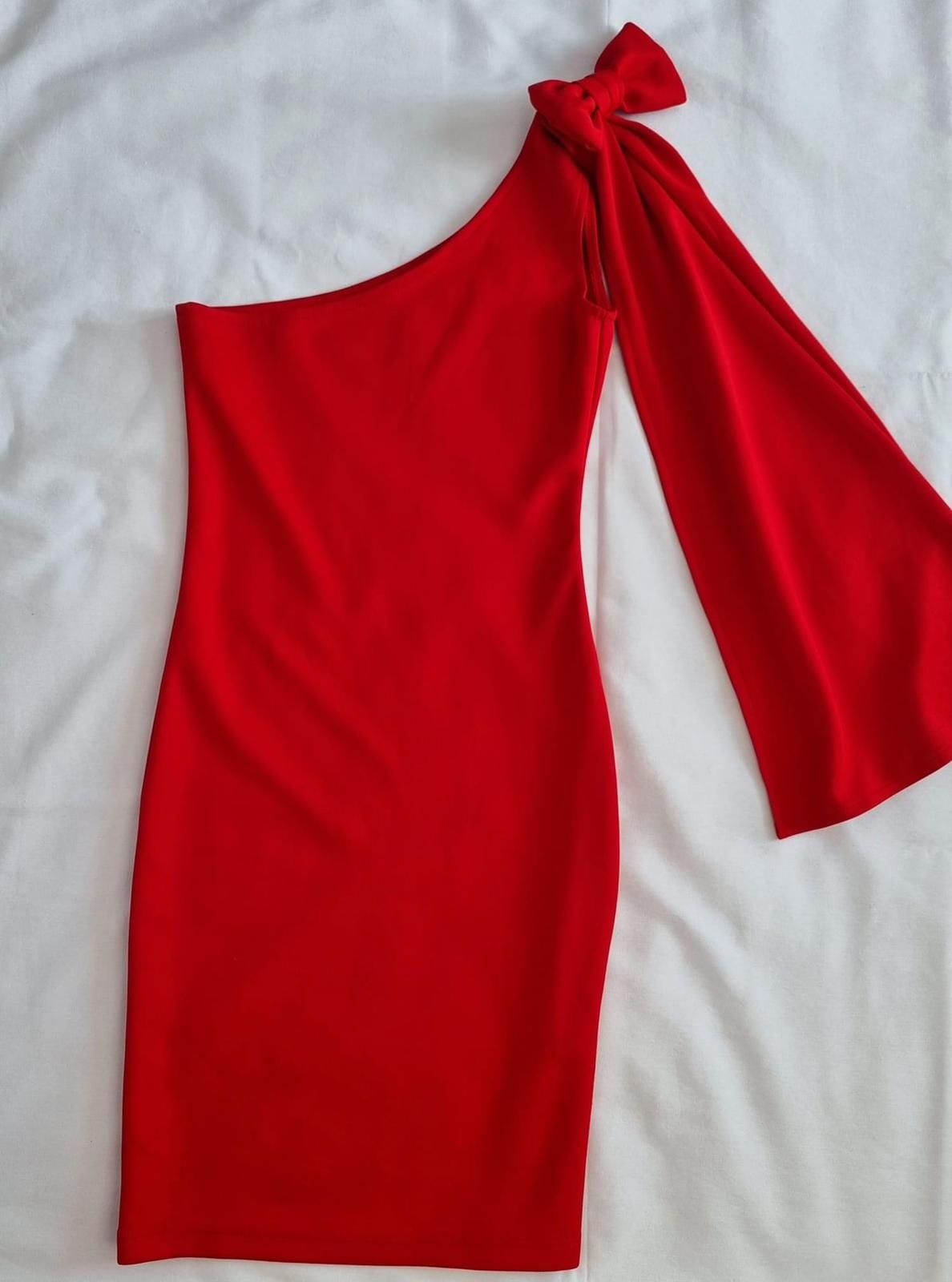 НОВА червена рокля
