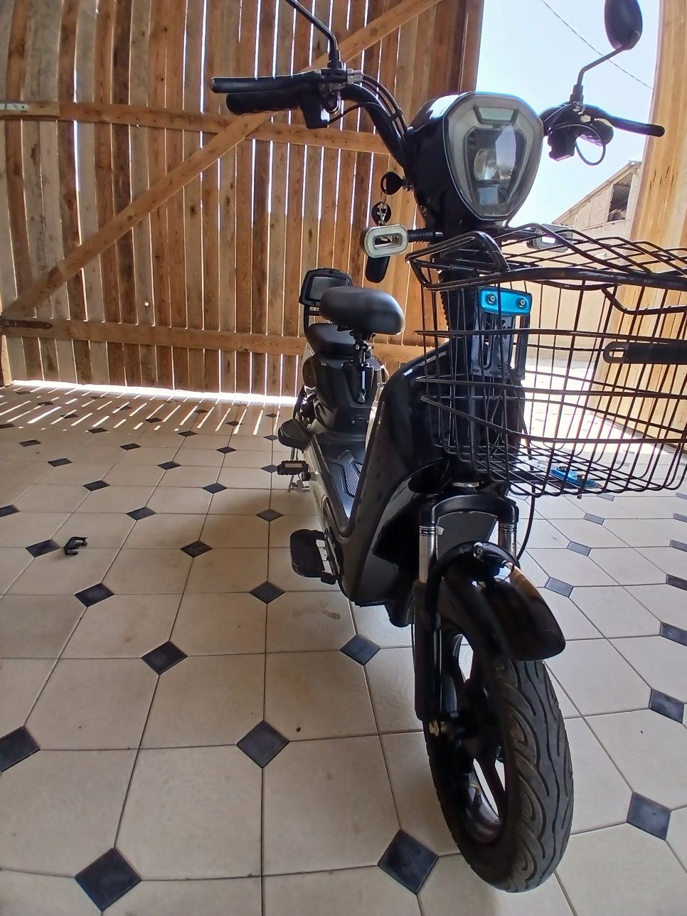 Scooter happy black