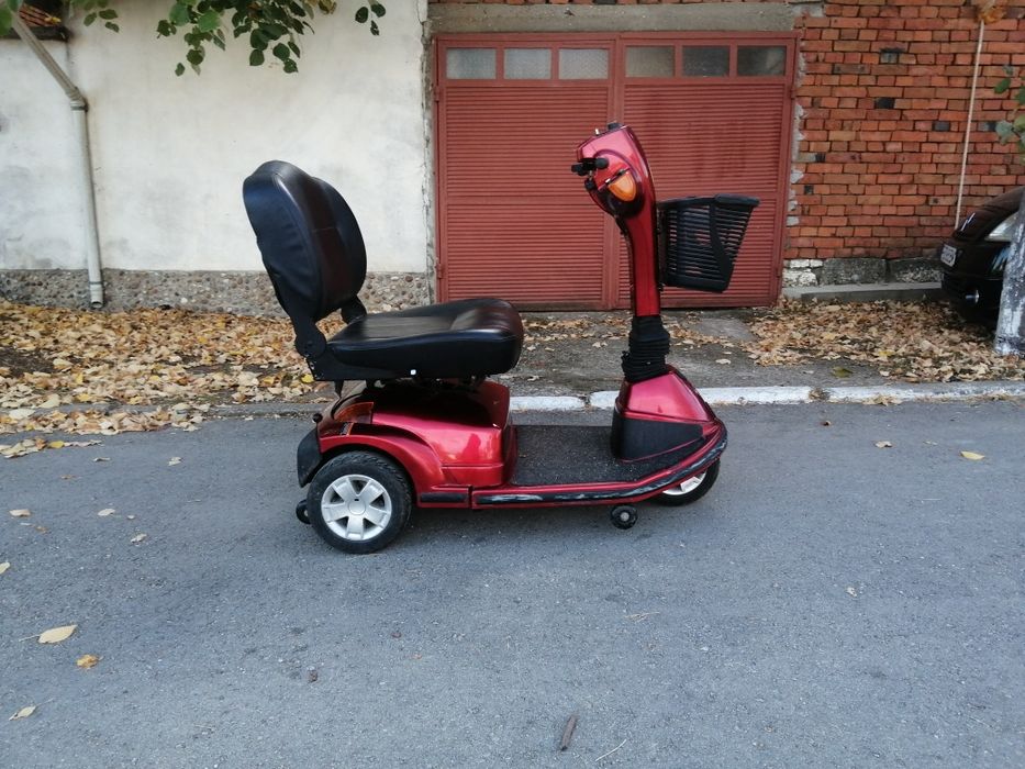Електрически скутер-инвалидна количка