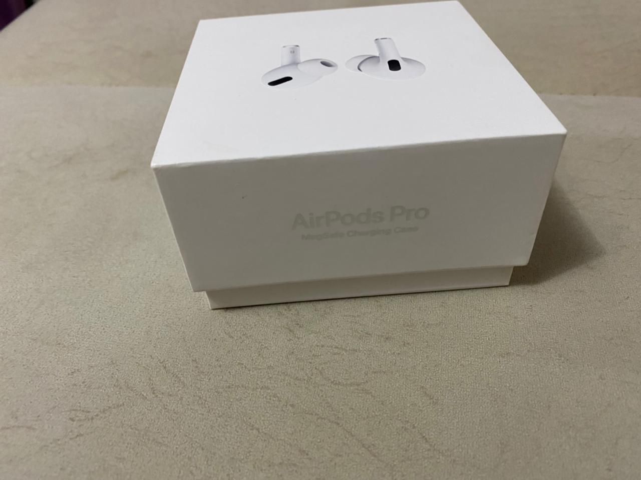 Продам Airpods pro  безпроводные наушники новый неиспользованный ориги