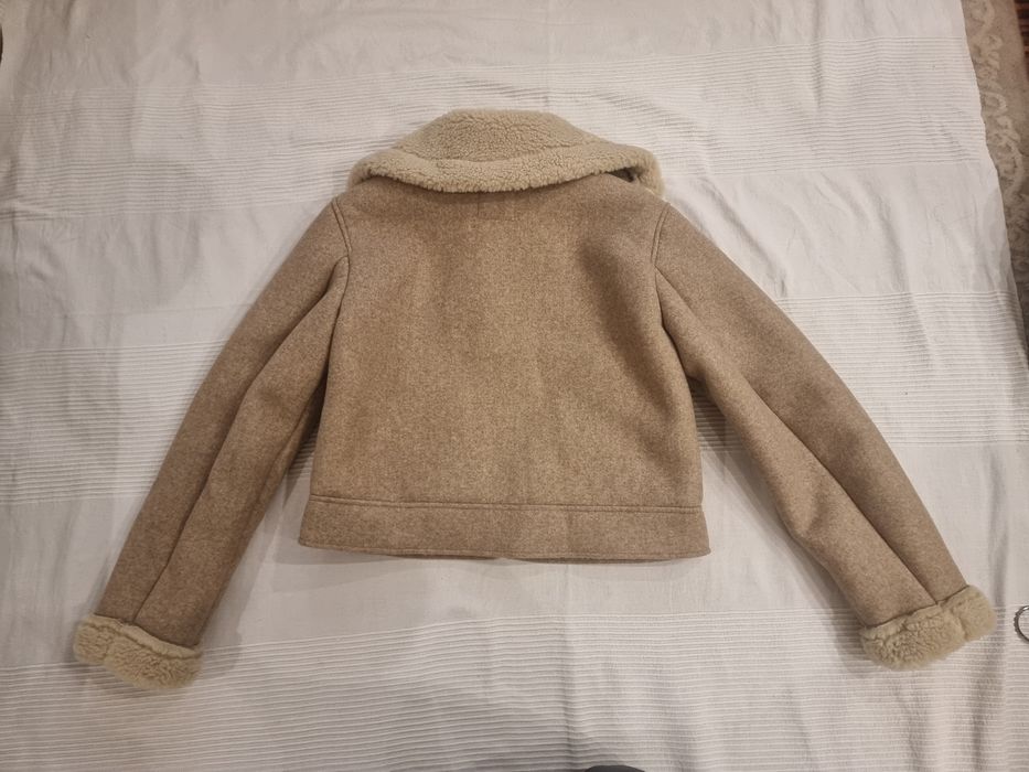 Geaca tip cojoc Zara