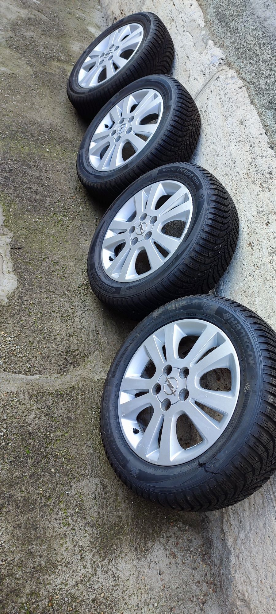 Set 4 jante aliaj Opel Astra H.  Set cauciucuri de iarnă 205/55R16