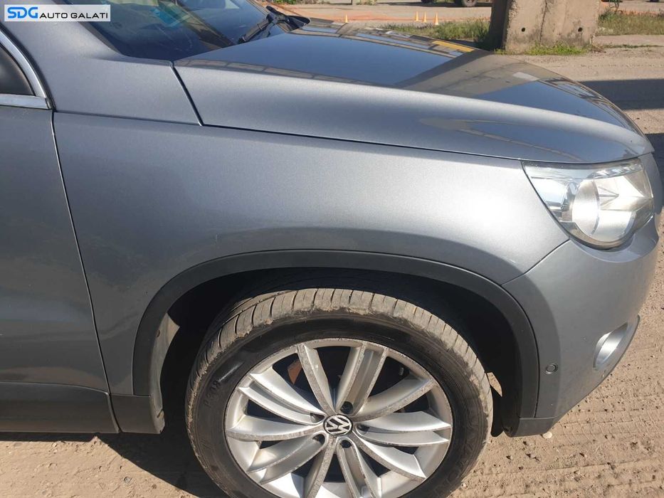 Aripa Dreapta Fata Volkswagen Tiguan 2007 - 2011 Culoare LR7N