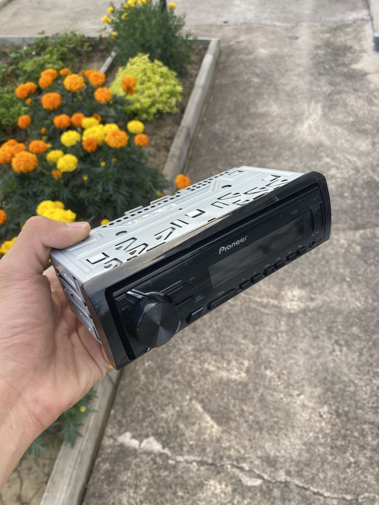 Pioner MVH-190UI