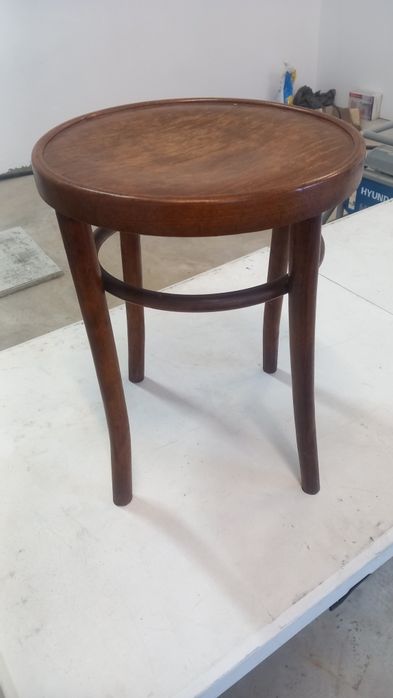 Scaun taburet model Thonet