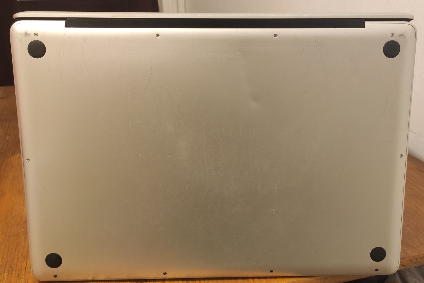 APPLE Macbook Pro 17 inch Mid 2009 MacOS X El Capitan