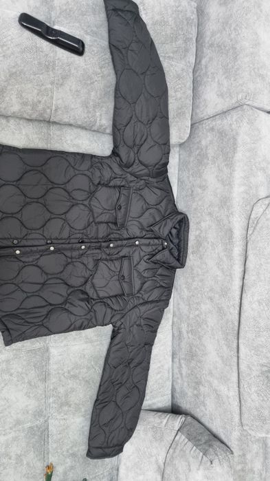 Куртка чёрная демисезонная 52-54 размера.