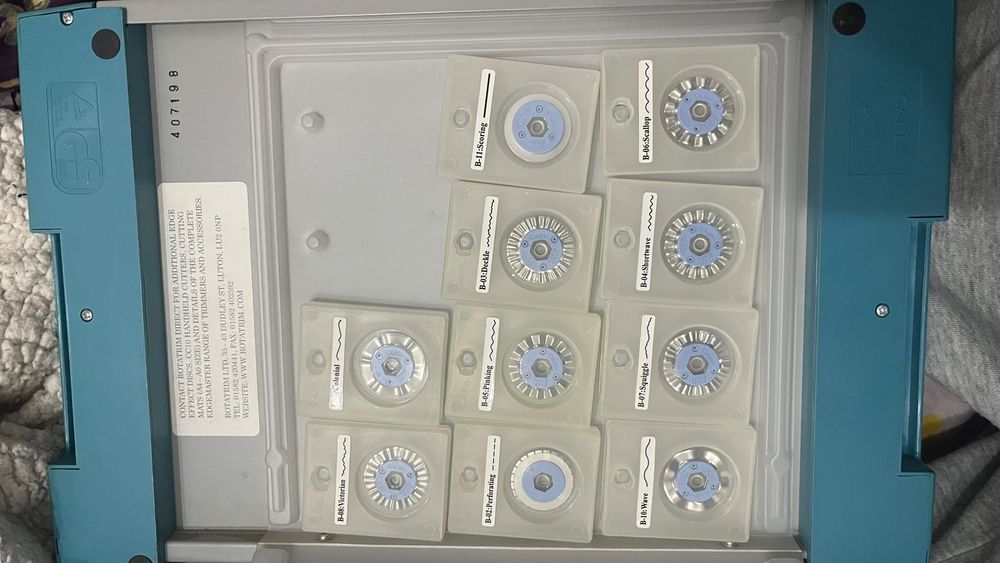 Paper cutter RotaTrim