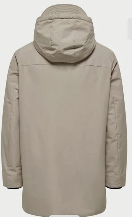 Продавам мъжко зимно яке