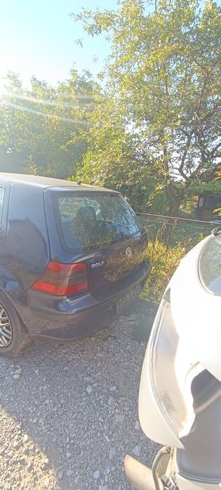 Продавам Vw Golf 4,1.4 16v-на части