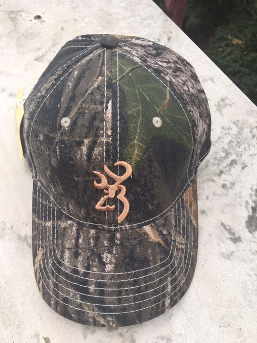 Шапки с козирка - камуфлирани - Browning и Rocky, нови - 10 лева брой