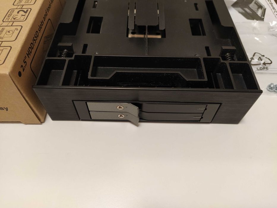 Adaptor 5.25 to 4 x 2.5 SSD/HDD