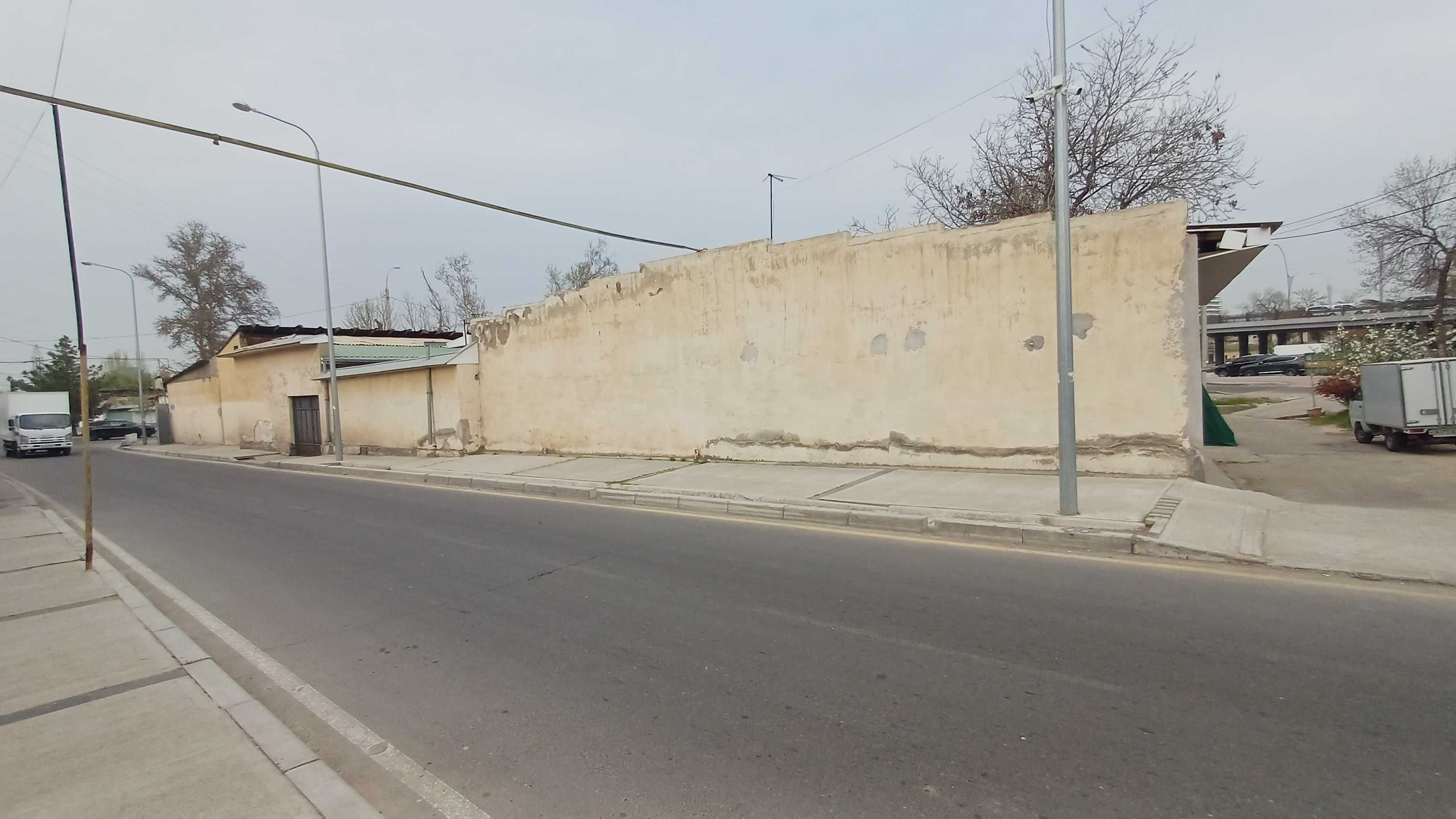 "Taxtapul darvoza" Sotiladi: biznes uchun qulay joy.