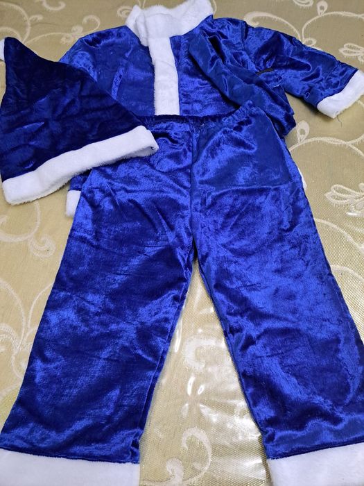 Продаю новогдние костюмы