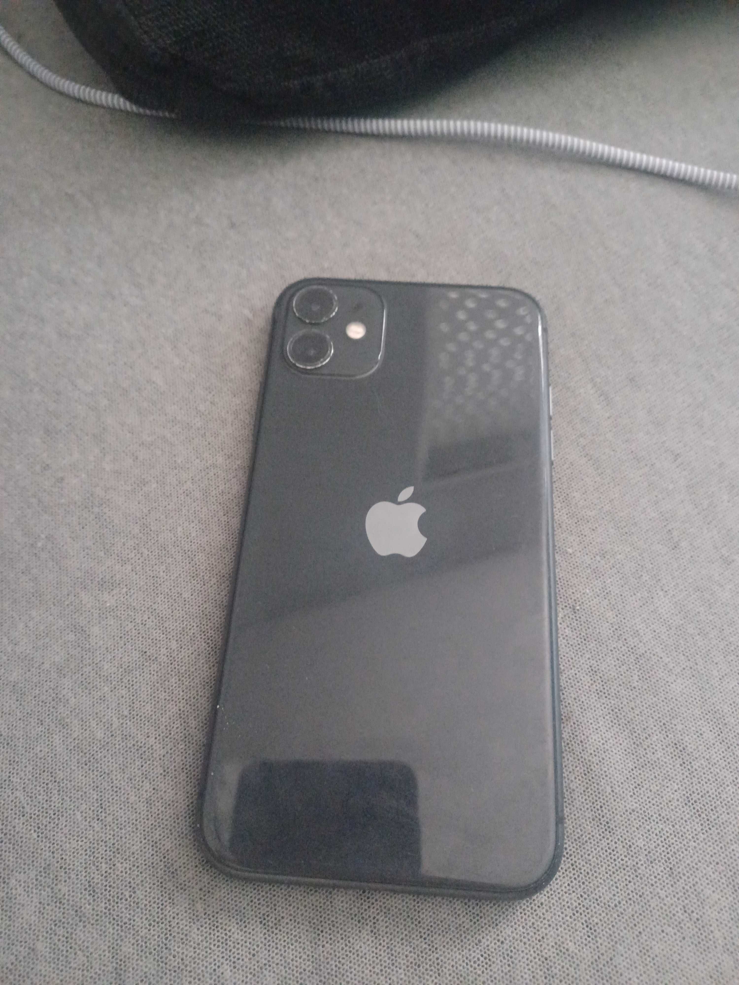 IPhone 8 , 11 заедно