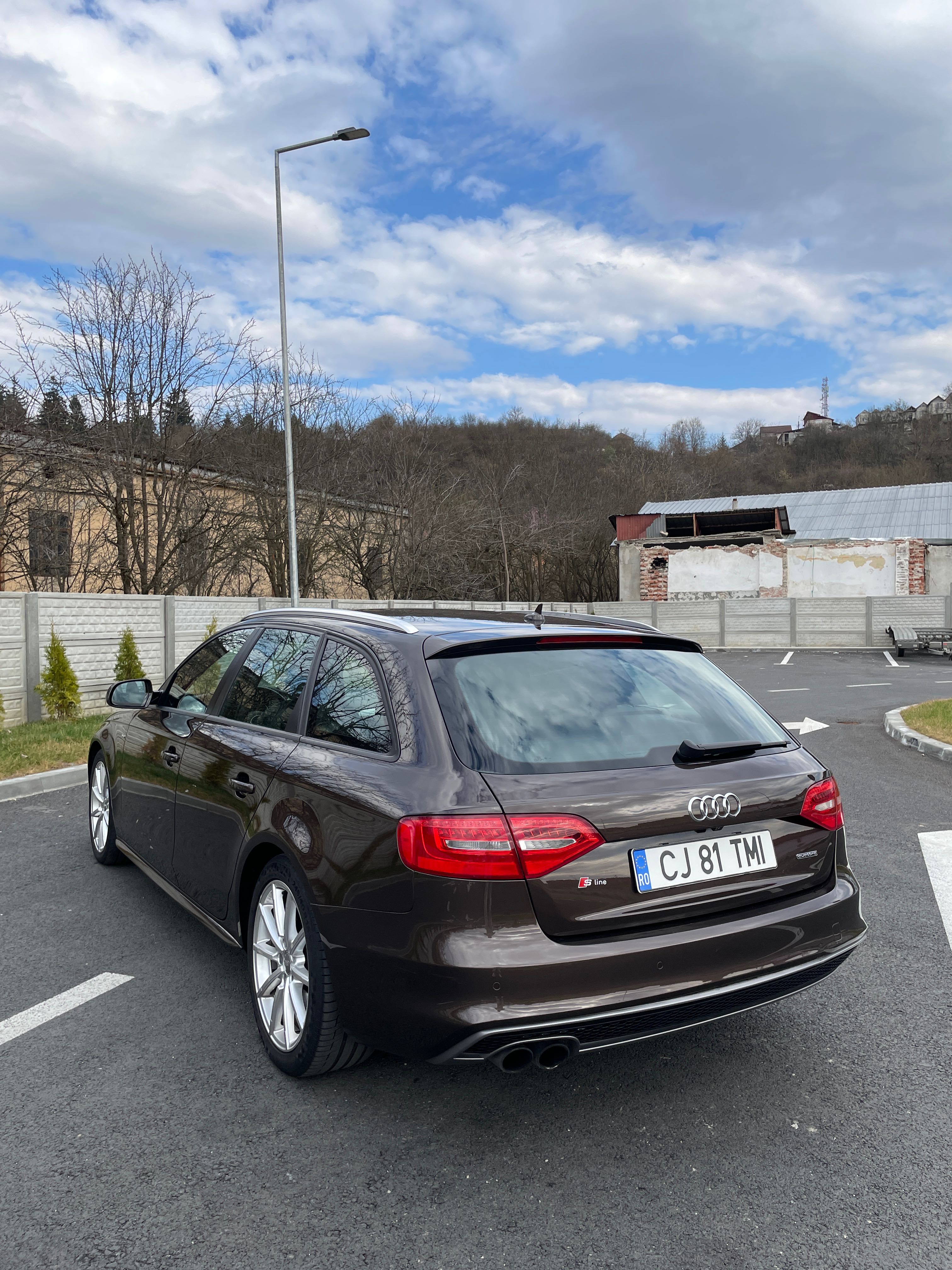 Audi A4 S-Line 2.0 TDI 177cp Quattro Mokka Brown