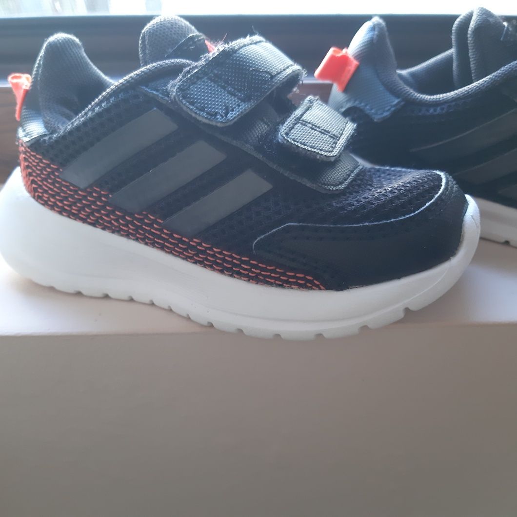 Adidas маратонки