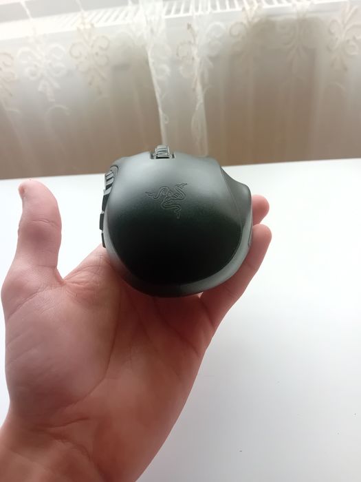 Maus razer naga pro prin Bluetooth