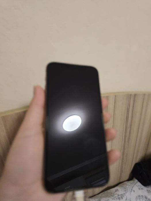 Iphone 11 pro - като нов