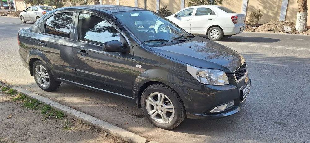 Продам Нексию 3 автомат