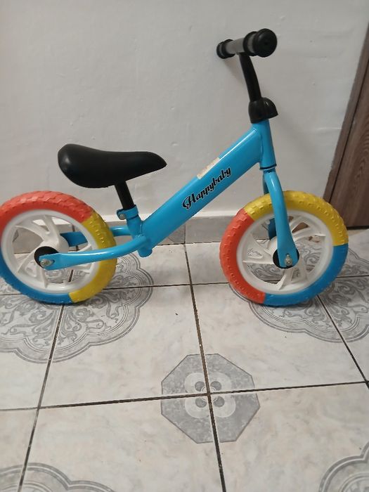 Vând bicicleta fără pedale