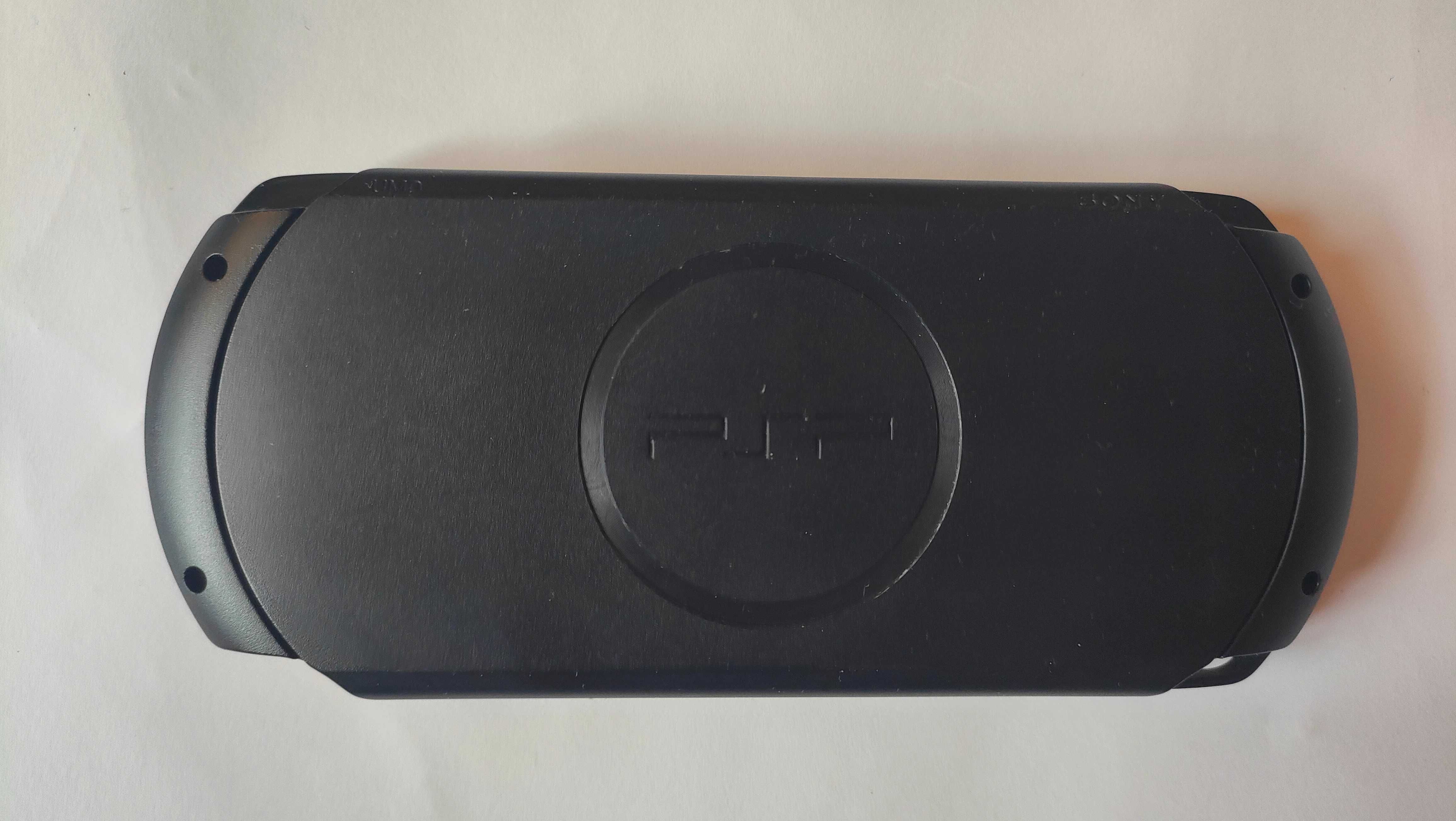 Psp Sony конзола Е 1004 с включени  2 игри