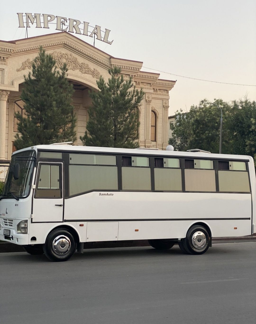 Avtobus buyurtmasi Isuzu 21