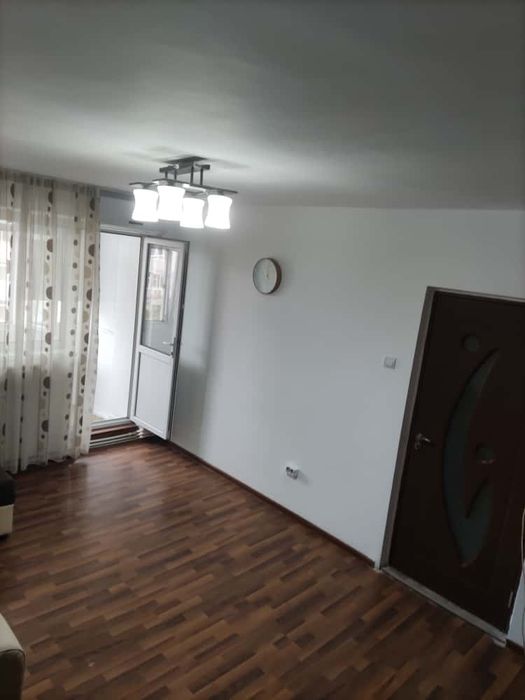 Vand apartament 2 camere et 3 confort 1 semidecomandat