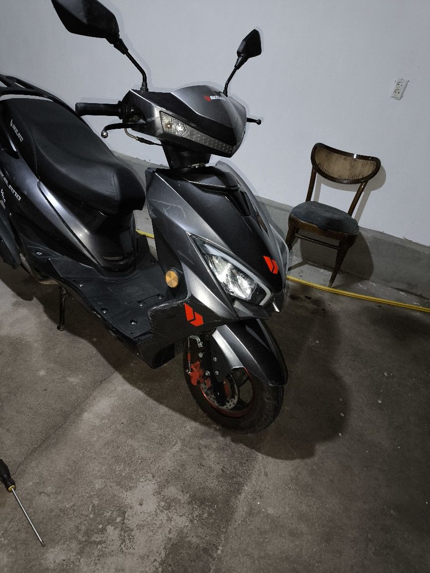 Скутер 125 кубов BIKELAND