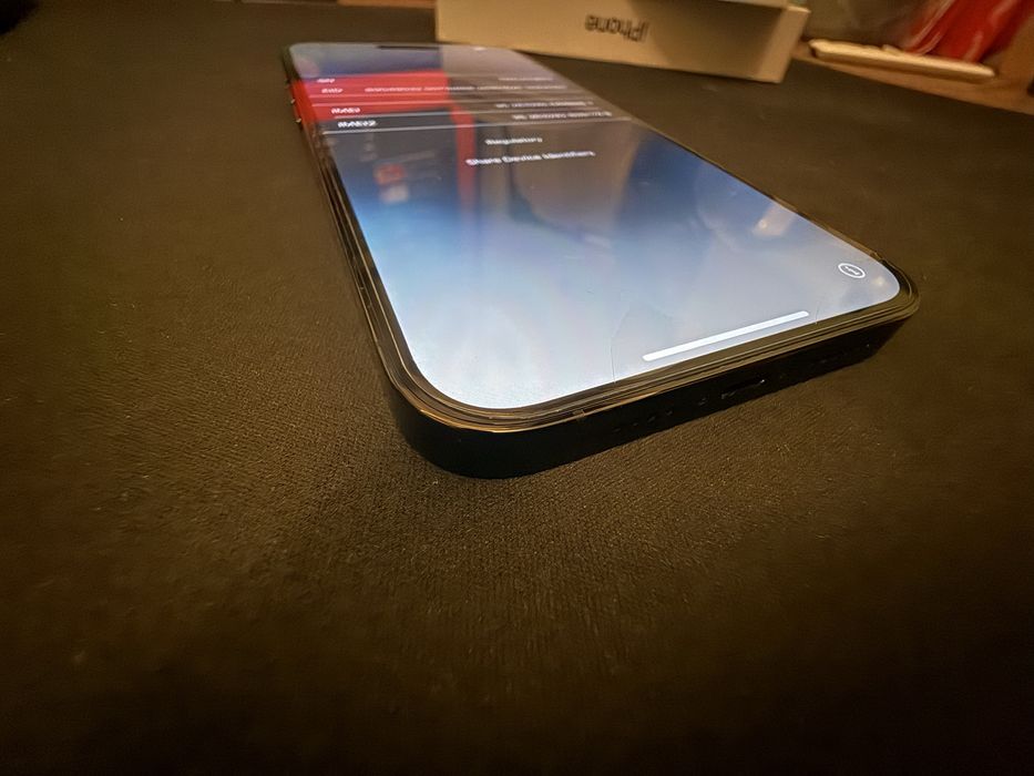 Vând iPhone 14 Pro Max 128GB, negru, baterie originală 100%