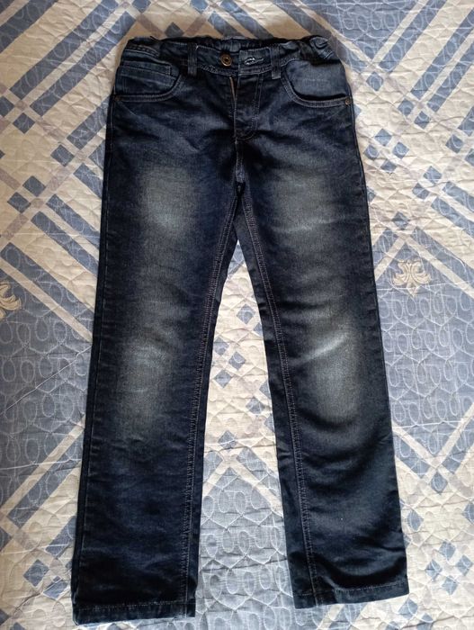 Джинсы на мальчика 134 р-р. Плотные, фирменные.