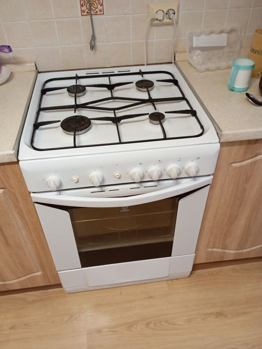 Газовая плита Indesit