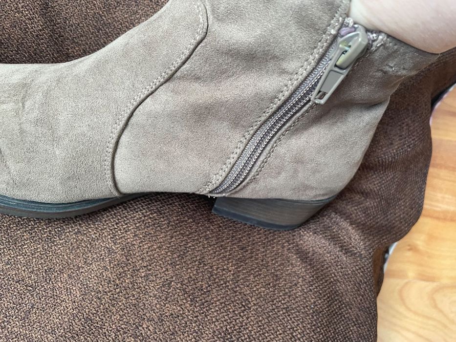 Vând ghete piele întoarsă eco 37