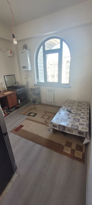 China House Sergeli moshina bozor yonida 2 xonali uy sotiladi.