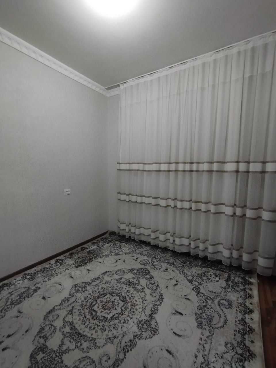 Продается своя квартира  4/ 2 /5  на массиве Хумоюн