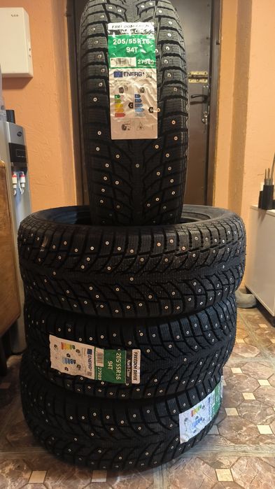 Продам новую шипованную резину