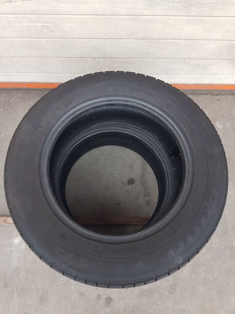 Зимни гуми 2 броя за Бус GOODYEAR Cargo Vector2  205 65 R16C дот 1219