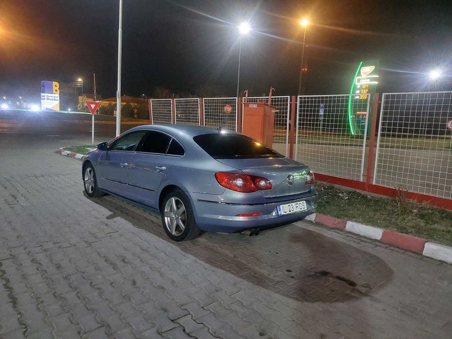 Passat CC ușor avariat