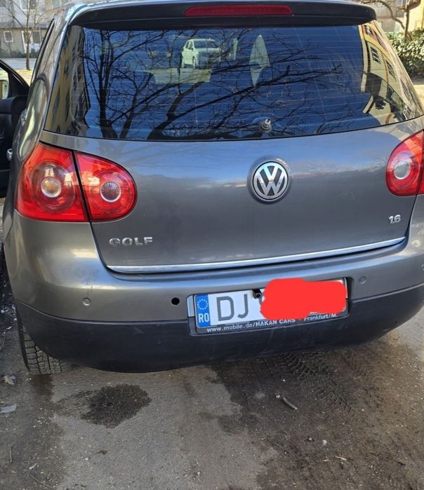 Vand Golf 5,pret 2.500 euro