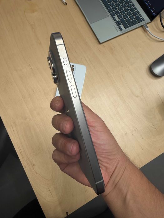 iPhone 15 Pro Max – Natural Titanium 256 GB – Отлично състояние