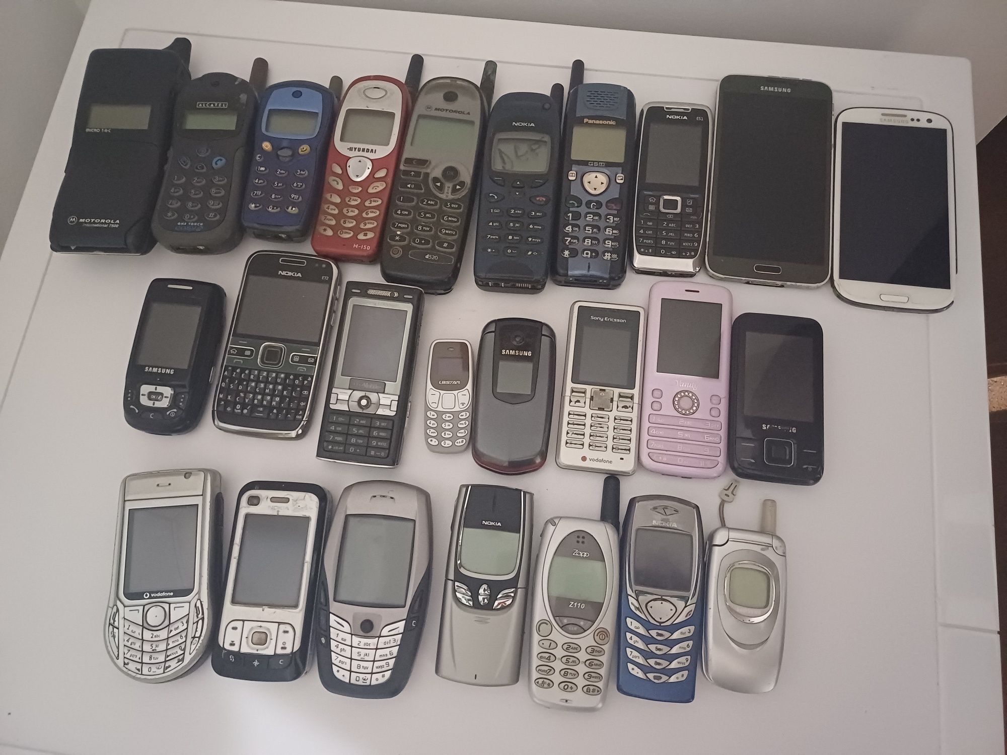 Vand colectie telefoane