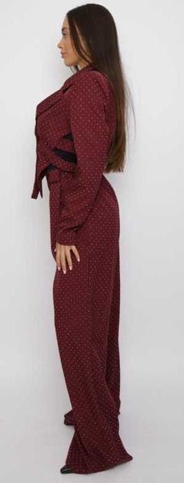 Дамски костюм с камъни