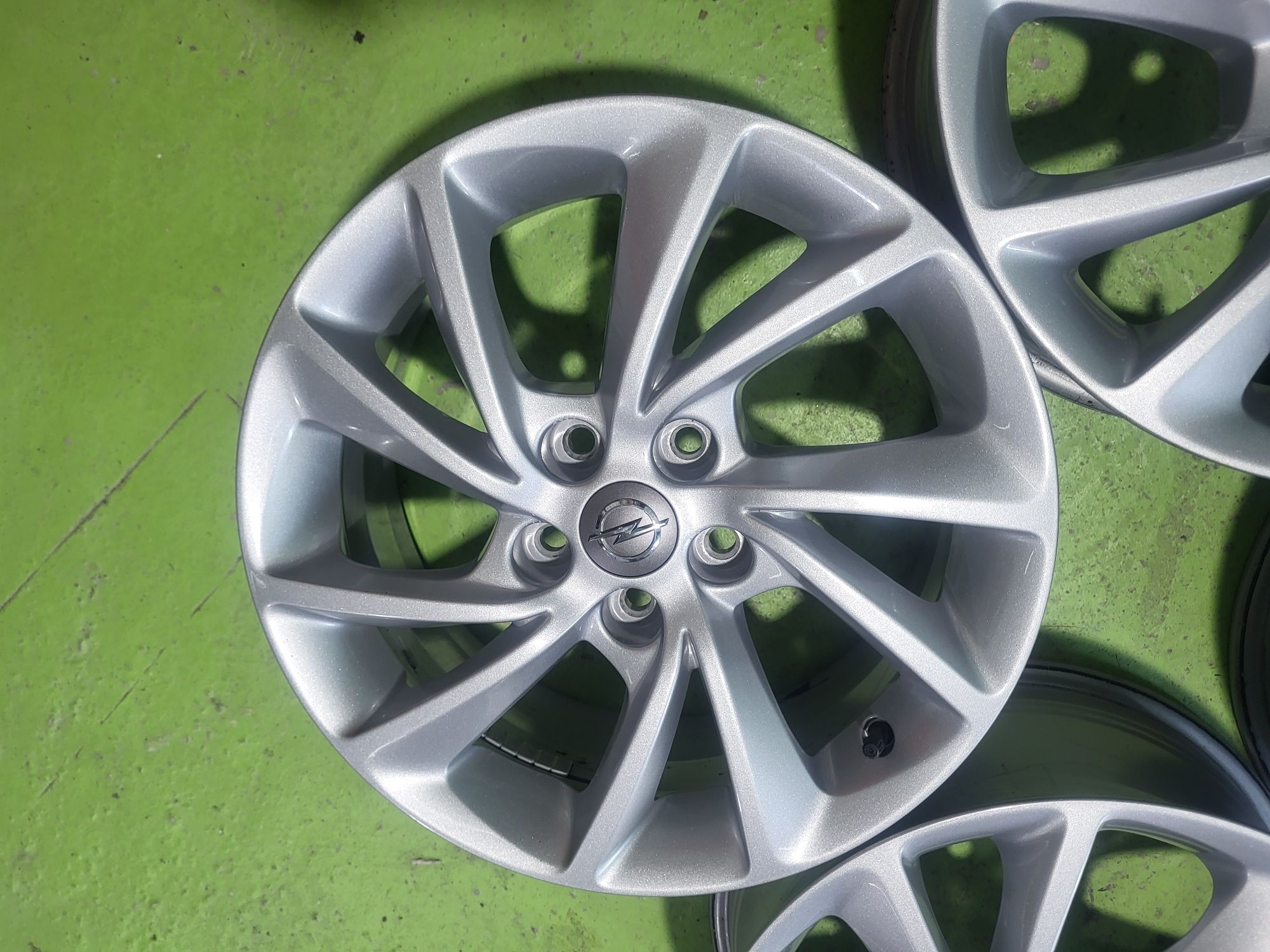 16 5x105 Opel лети джанти 5х105 опел