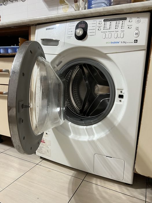 Стиральная машина Samsung EcoBubble 6 кг (WF1602W5V)