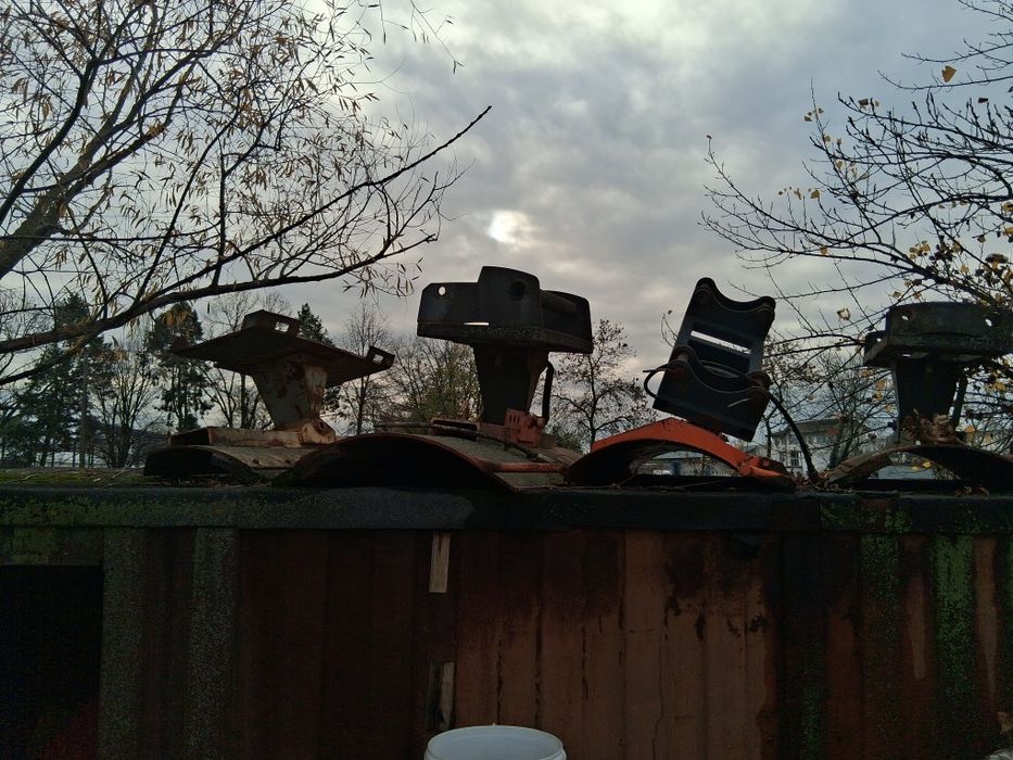 Inchiriem autocamioane cu sararite siutilaje pt dezapezire